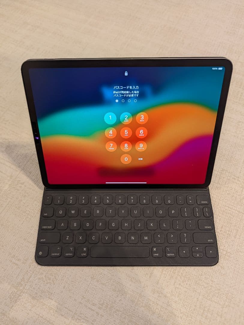 iPad 11インチ スペースグレー キーボード付きカバー MTXQ2J/A