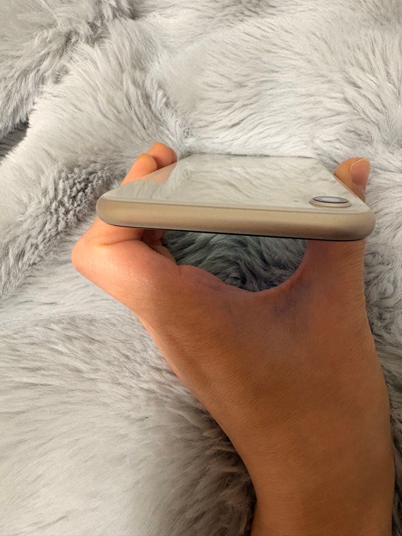 値下げしました！【バッテリー容量91%】iPhoneSE 第三世代 64GB