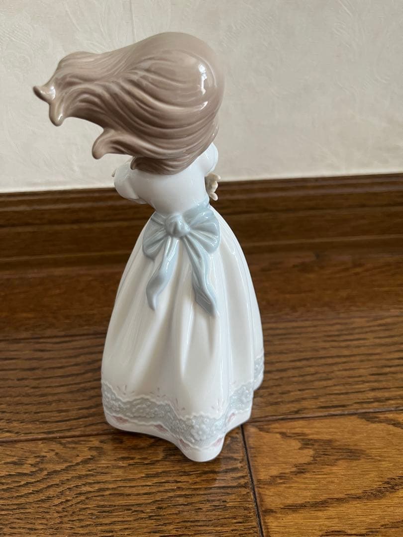 LLADRO リヤドロ Utopia さわやかな風