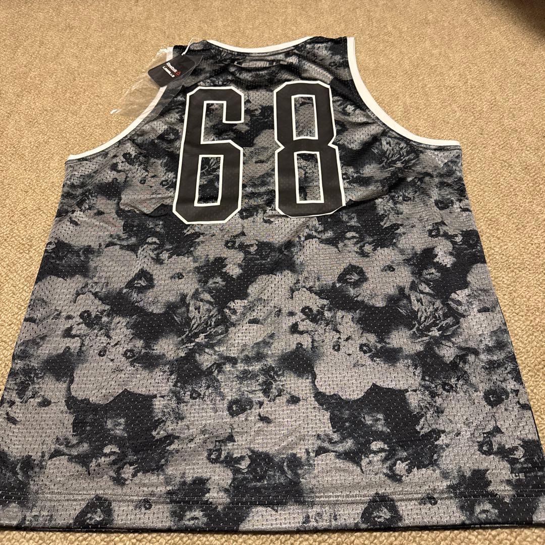 完売レア品　リーボックレズミルズ　タンクトップ