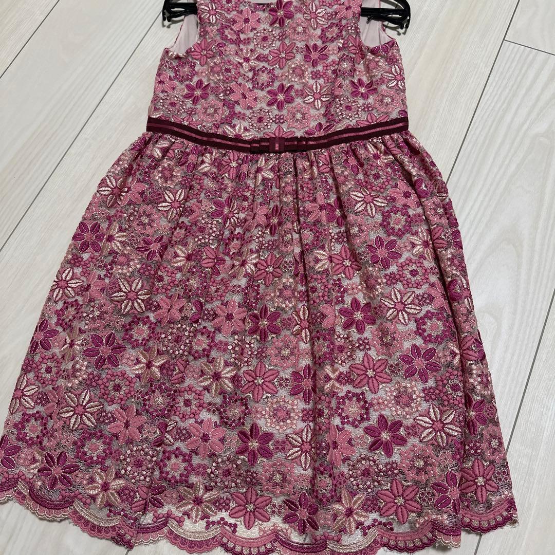 美品　TOCCA 花柄刺繍ドレス 130サイズ