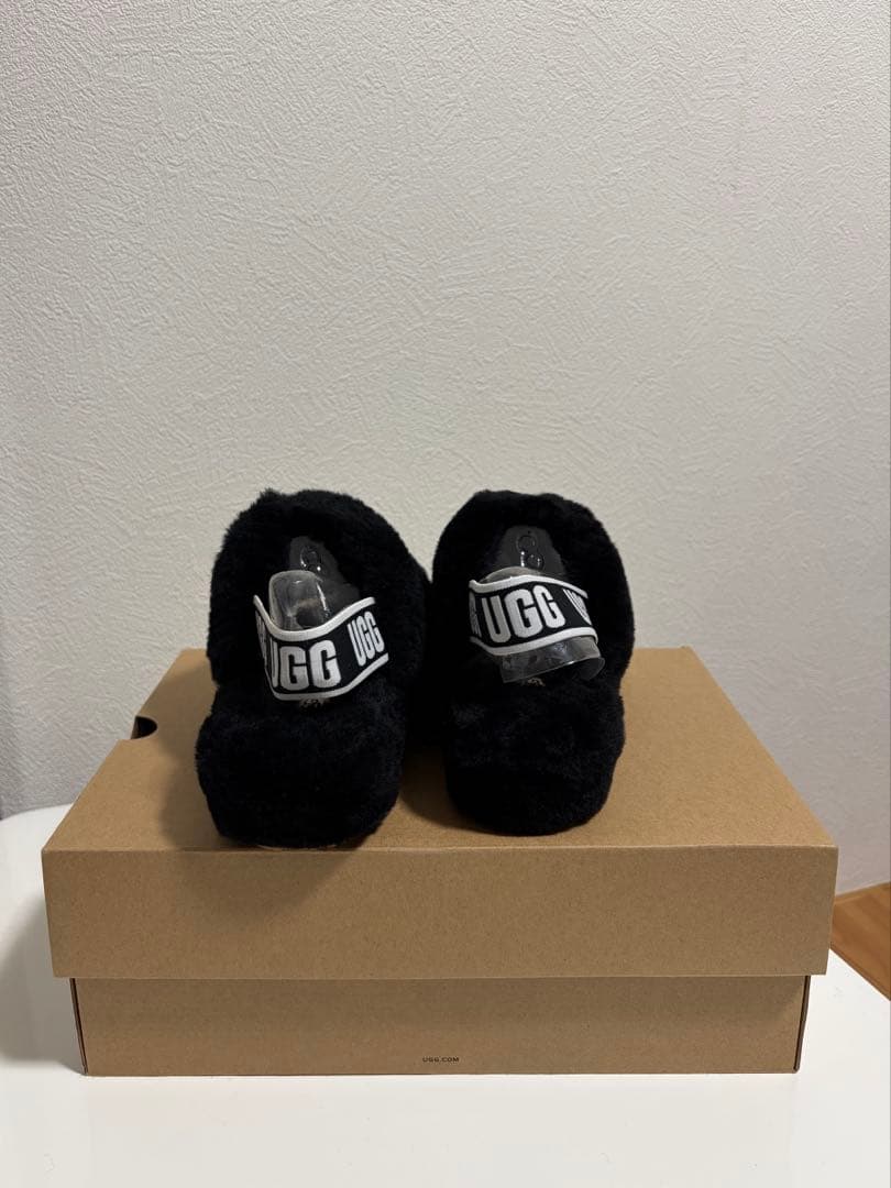 【未使用】 UGG アグ ファー サンダル 黒 25cm