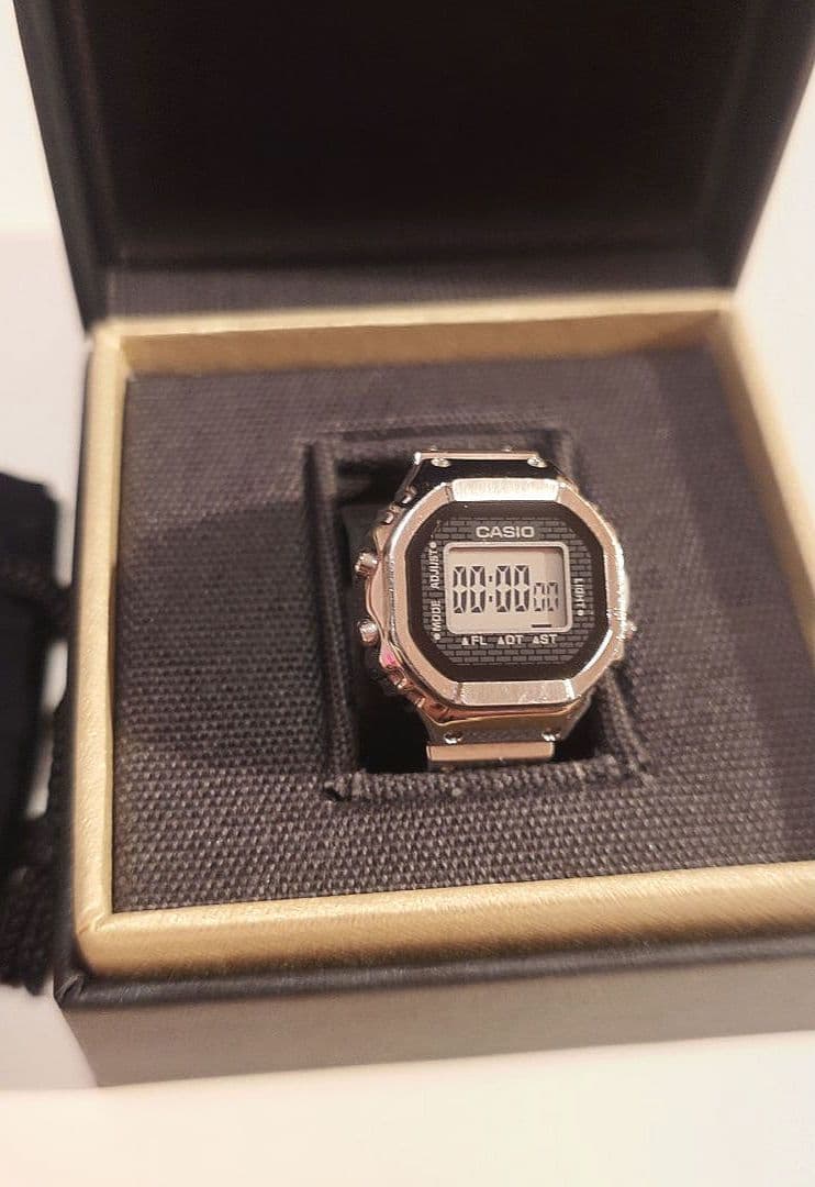 【限定】CASIO CRW-001-1JR リングウォッチ デジタル シルバー