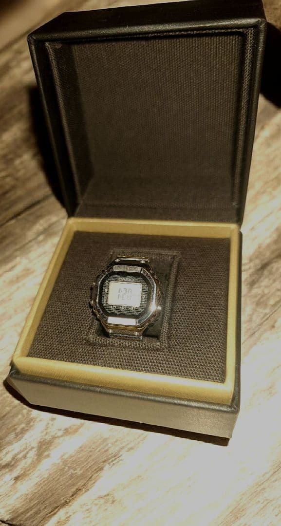 【限定】CASIO CRW-001-1JR リングウォッチ デジタル シルバー