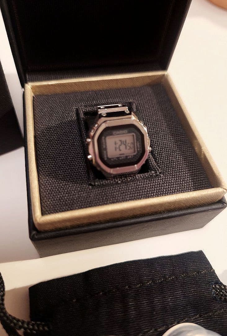 【限定】CASIO CRW-001-1JR リングウォッチ デジタル シルバー