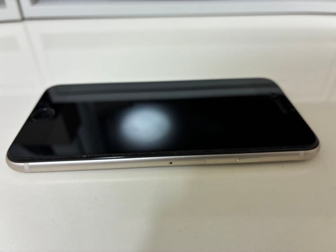 iPhone SE 第3世代（SE3）64GB シルバー 本体 初期化済み