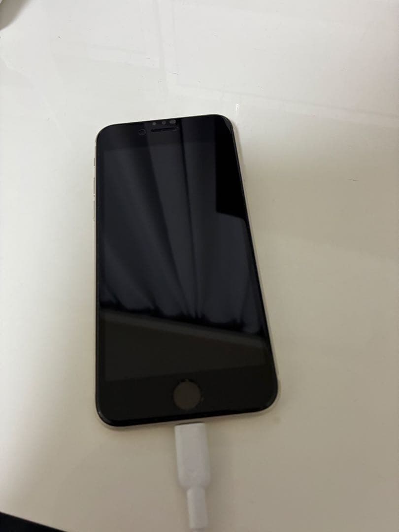 iPhone SE 第3世代（SE3）64GB シルバー 本体 初期化済み