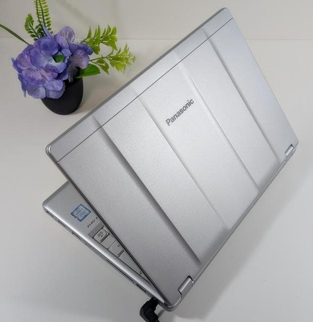 【美品】Win11✨WUXGA✨i5✨SSD240GB✨軽量✨小型ノートパソコン