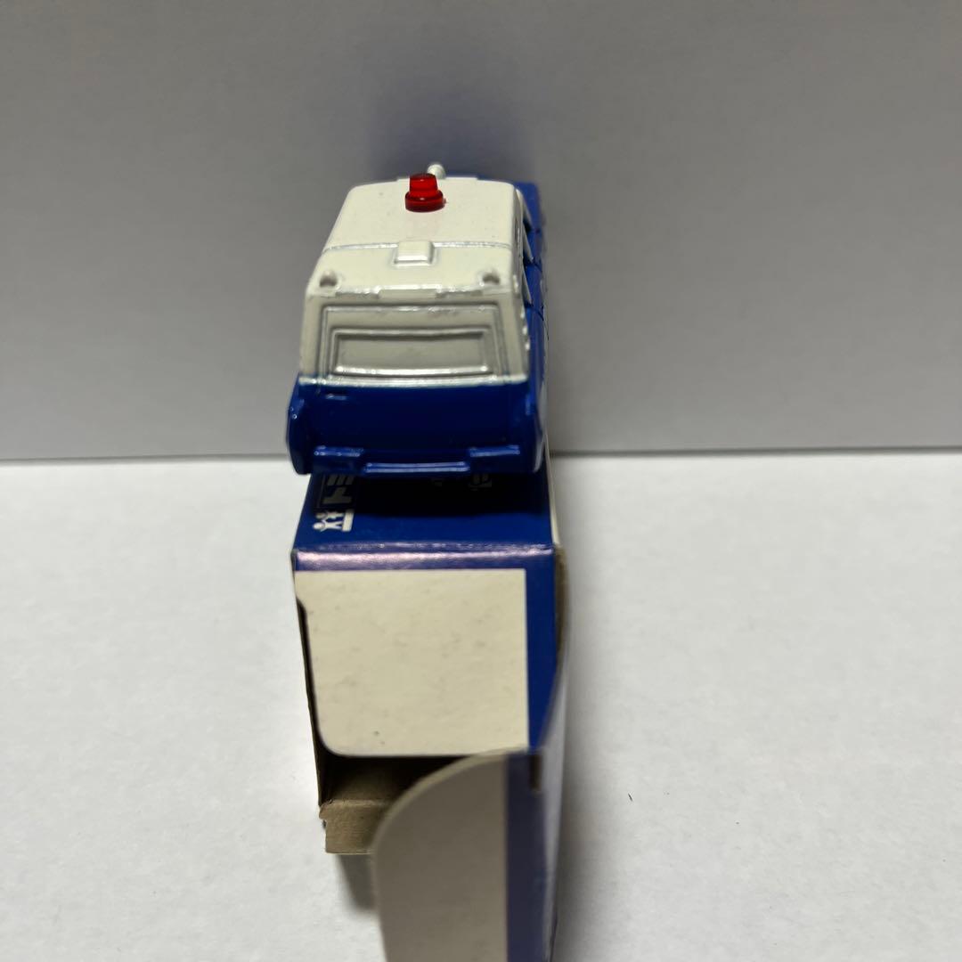 トミカ 日本製　キャデラック　救急車