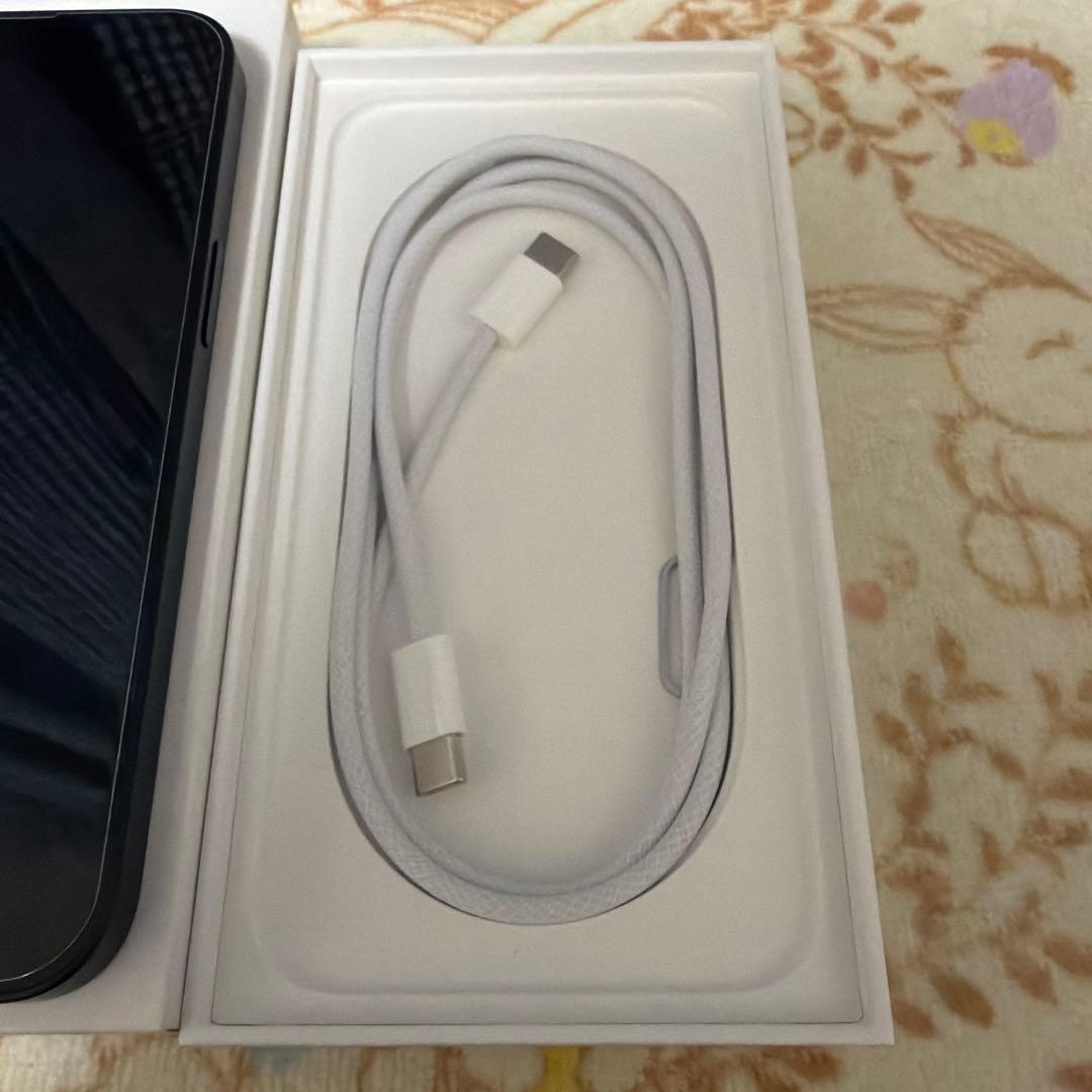 携帯電話本体 iPhone16e 256GB