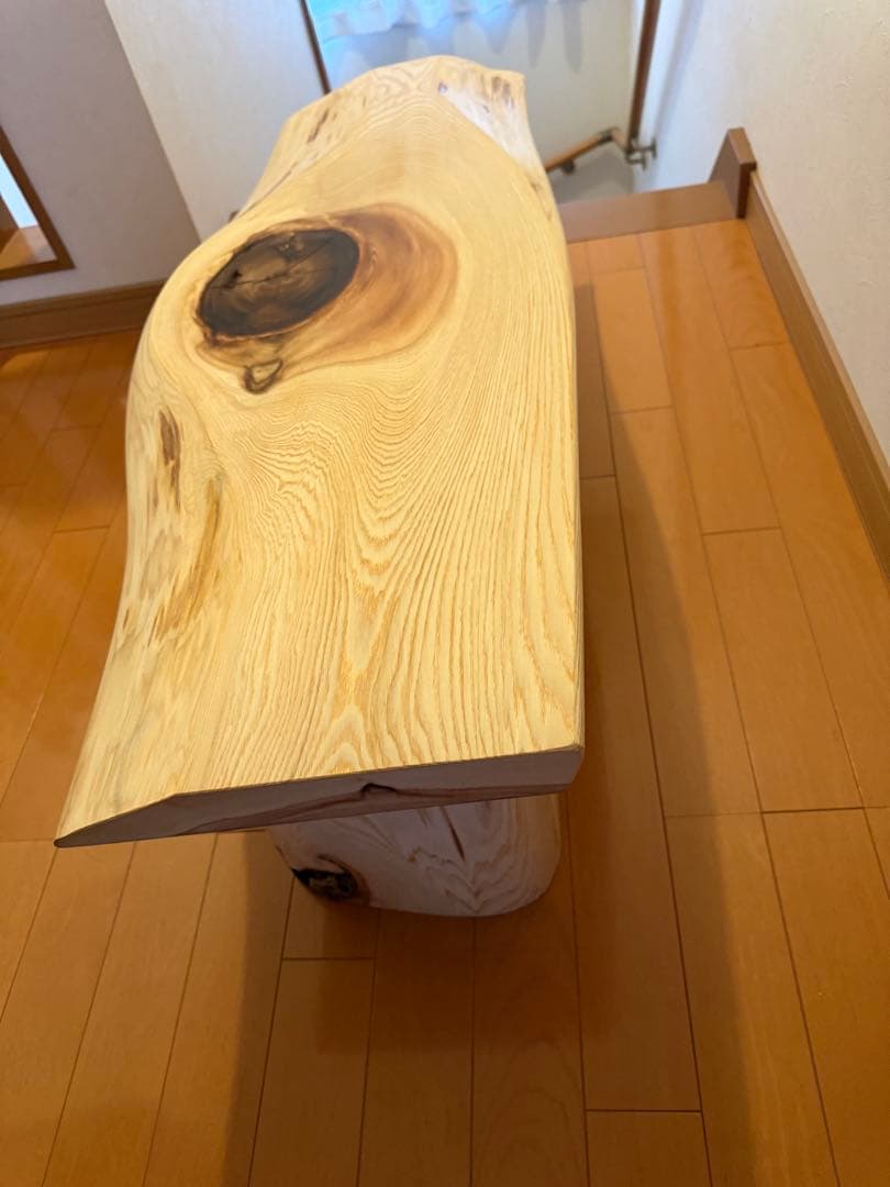 天然杉一枚板でか節カーブテーブル蜜蝋クリーム仕上げ