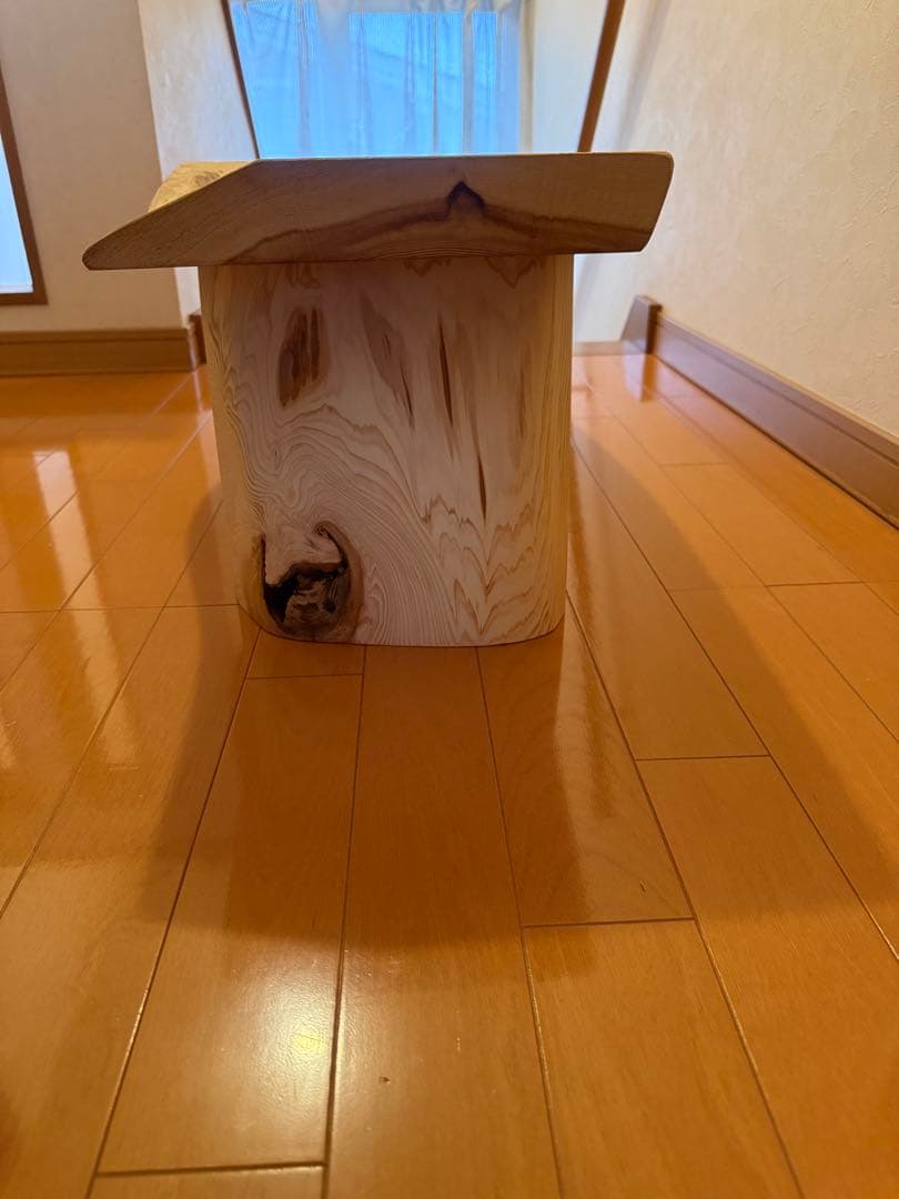 天然杉一枚板でか節カーブテーブル蜜蝋クリーム仕上げ
