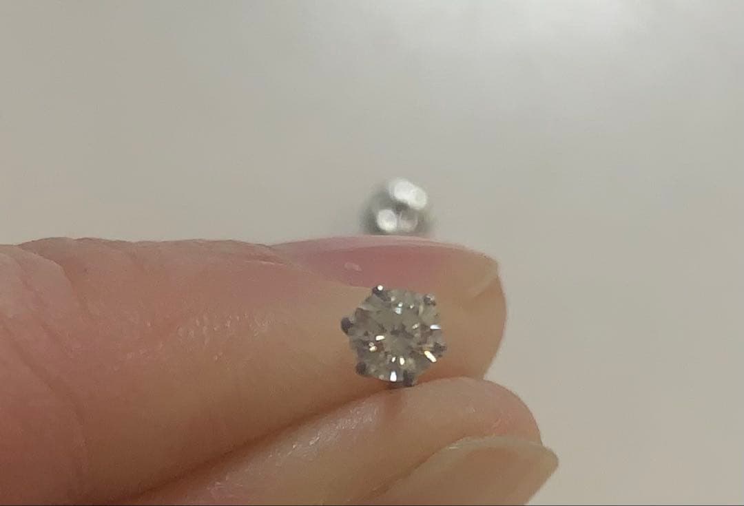 Pt900 一粒ダイヤ スタッドピアス 0.25ct (片耳用)