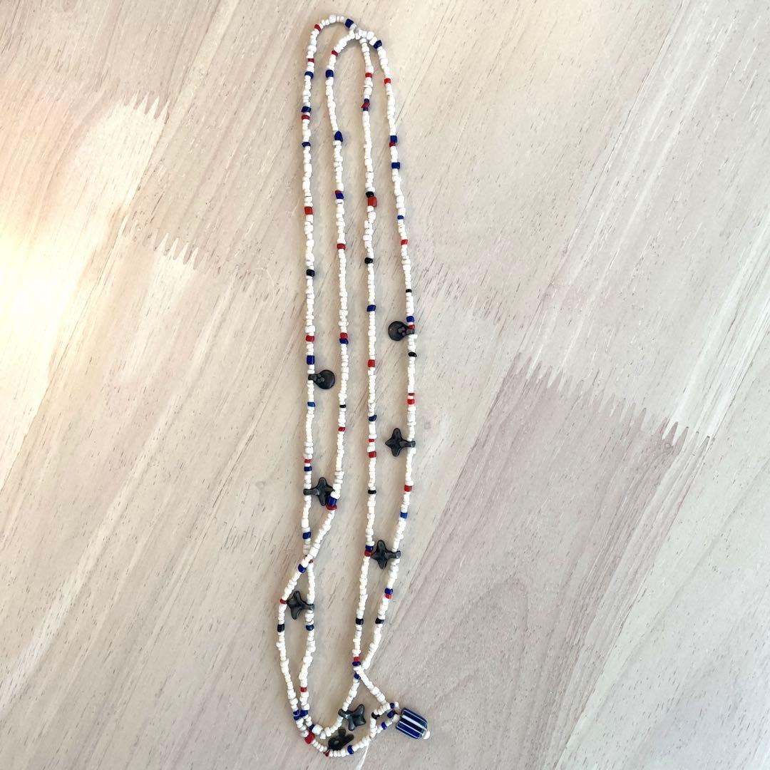 45R アンティークビーズのネックレス(トリコロール)