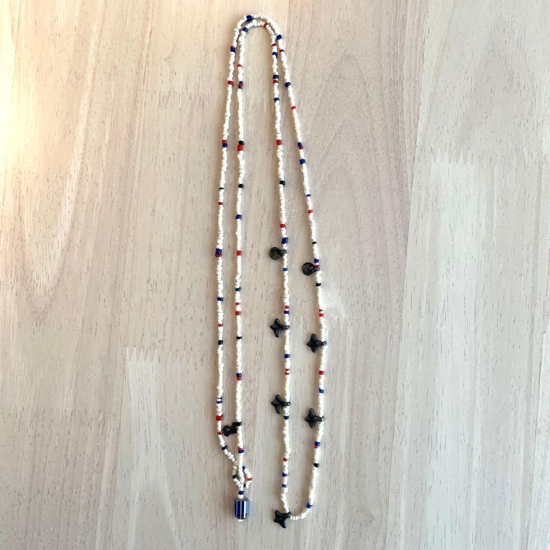 45R アンティークビーズのネックレス(トリコロール)