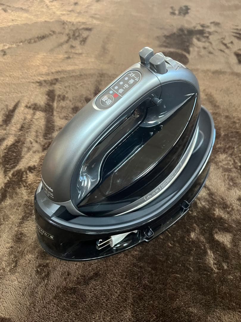 【送料込】パナソニックコードレススチームWヘッドアイロンNI-WL706-H