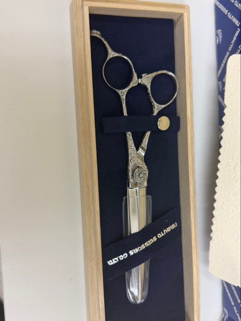 [美品✨]ナルトシザーズ カットシザー　ゴシック唐草　プロ仕様 (右利き用)