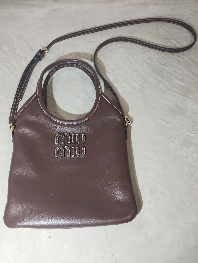 MIU MIU IVYレザーハンドバック ブラウン