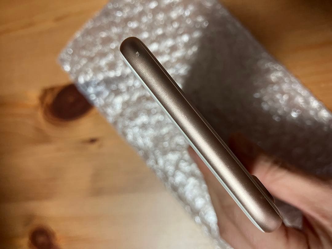 美品 iPhone8 64GB ゴールド バッテリー残量74%