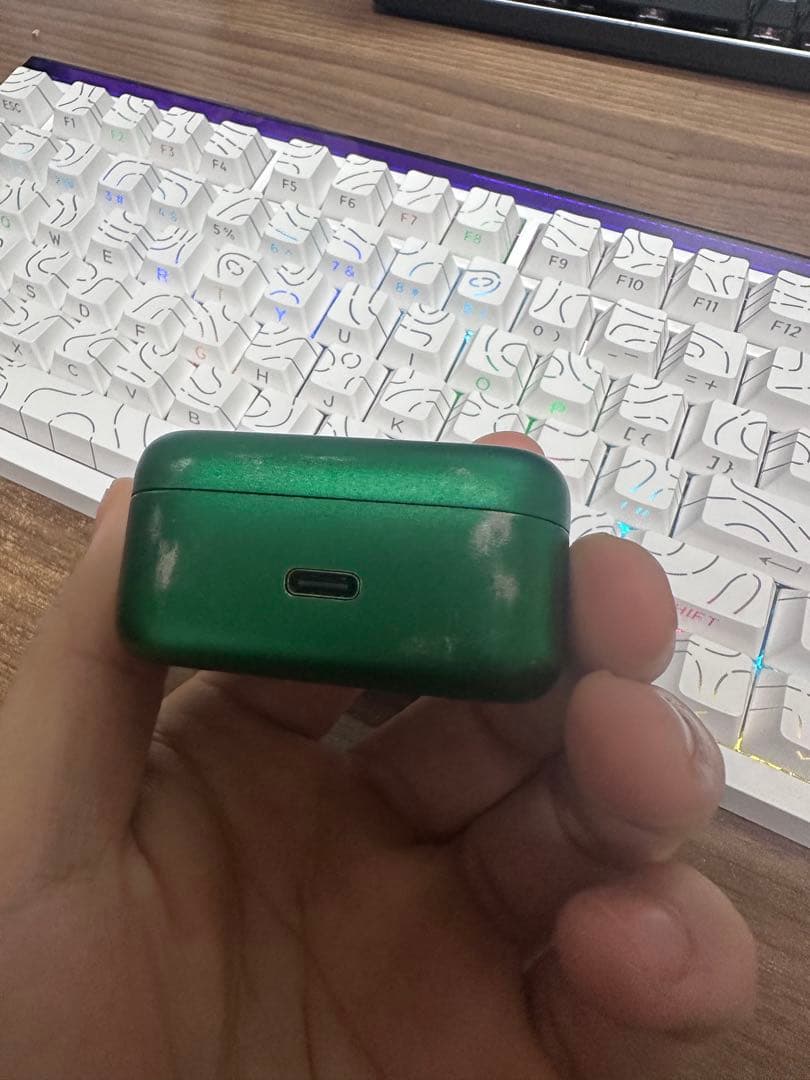 NOBLE ワイヤレスイヤホンケース グリーン