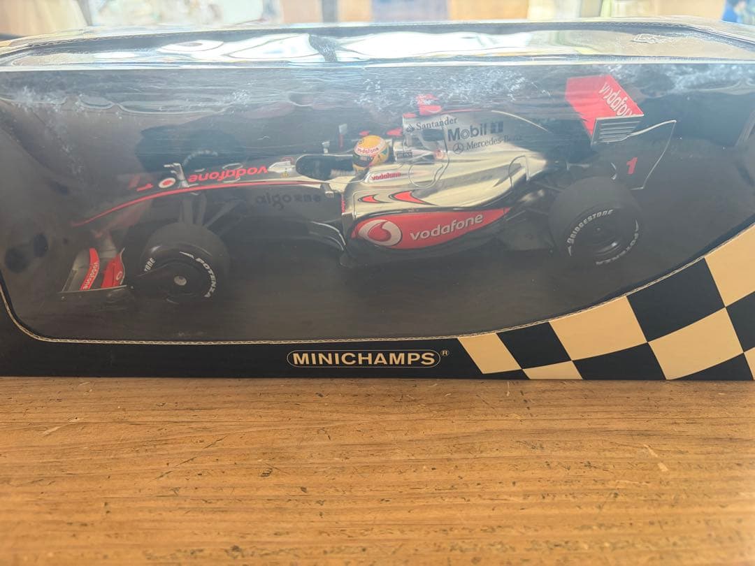F1モデルカー　McLaren ルイスハミルトン　1/18サイズ