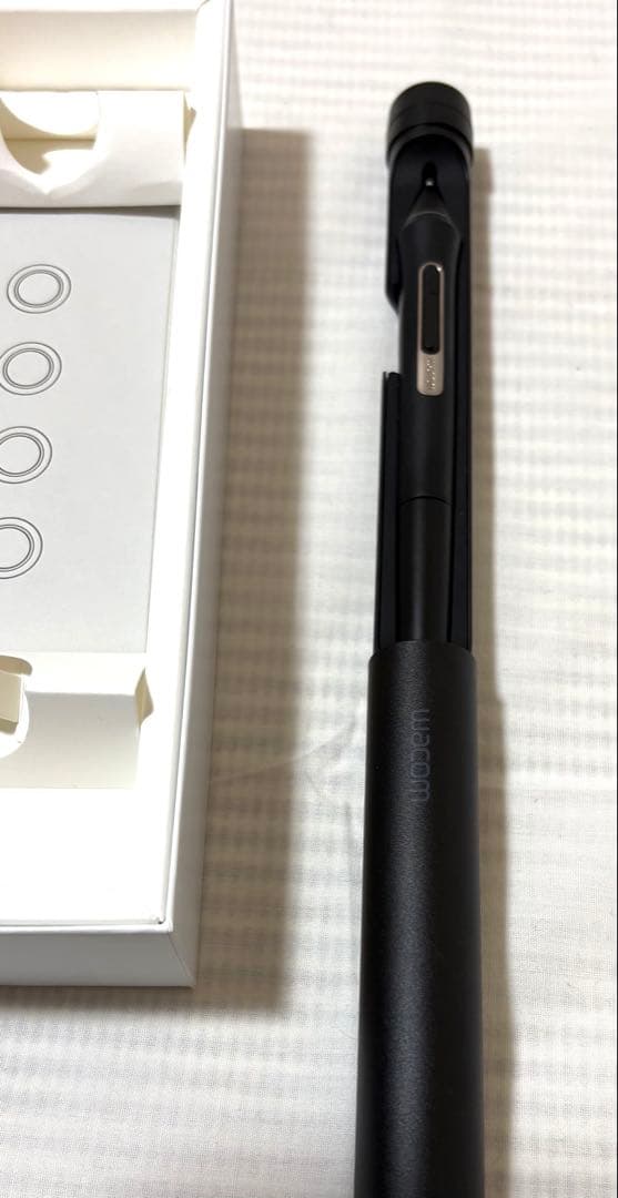 【中古品】WACOM Intuos Pro PTH-660/K0 medium