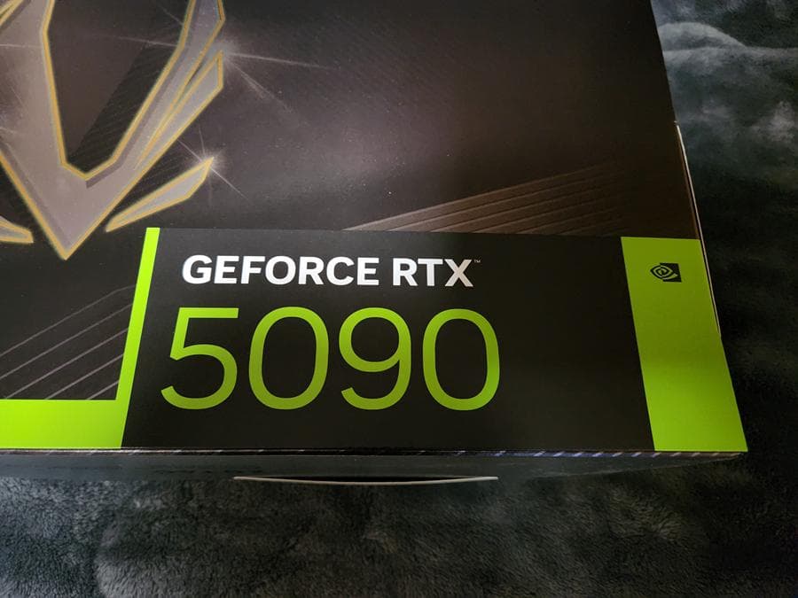 ZOTAC RTX 5090 AMP Extreme INFINITY 本体