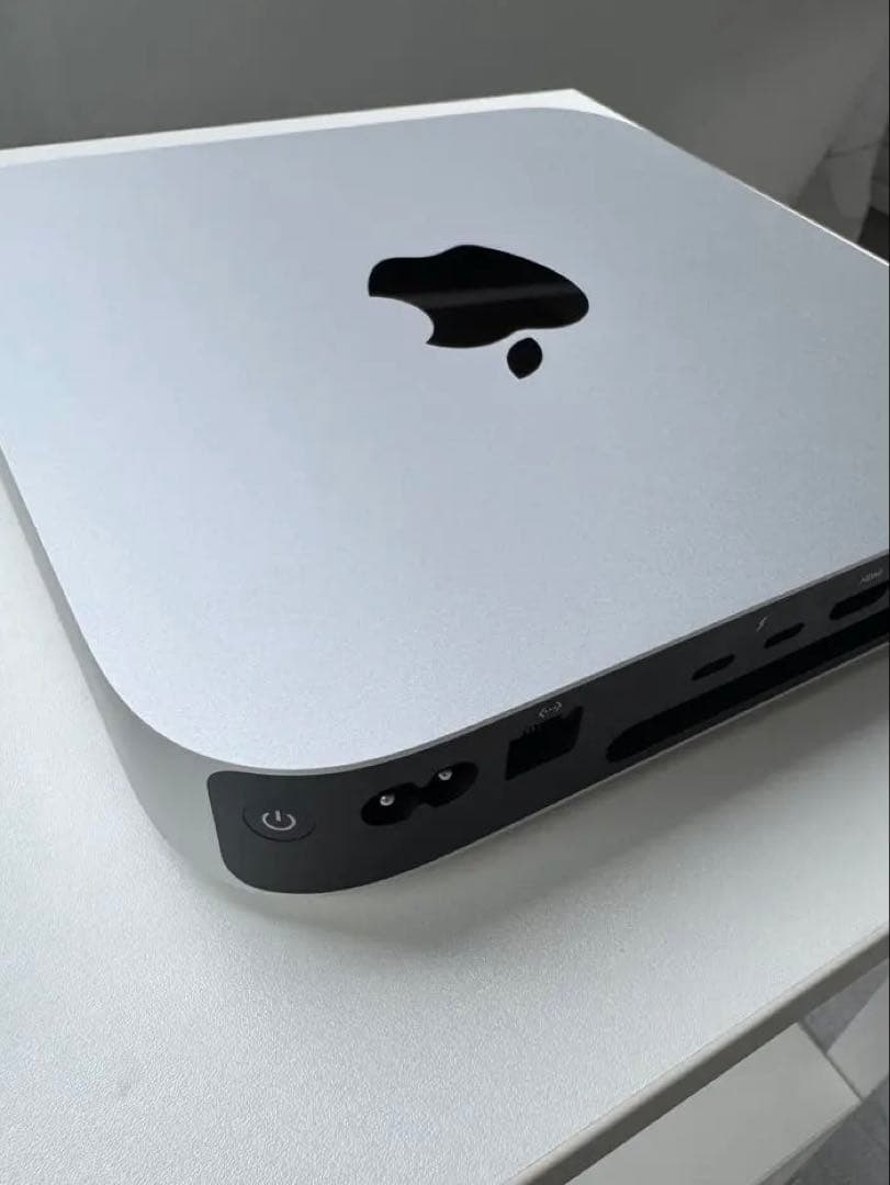 【美品】アップル　Mac mini M2（2023年モデル）