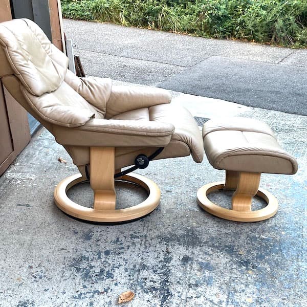 エコーネス　ストレスレスチェア　レノ　オットマン付き　ベージュ