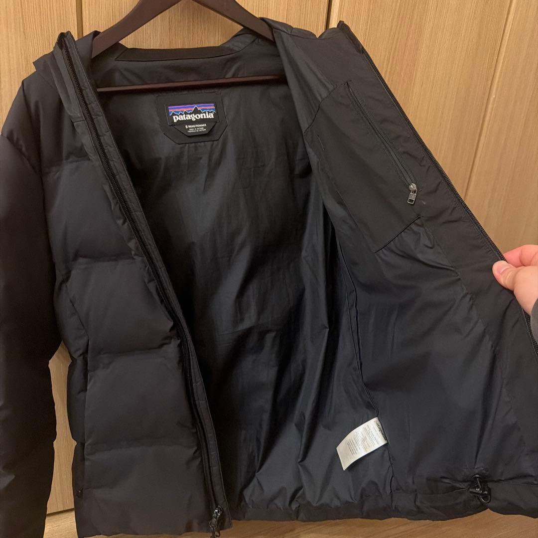 patagonia ブラック ダウンジャケット フード付き