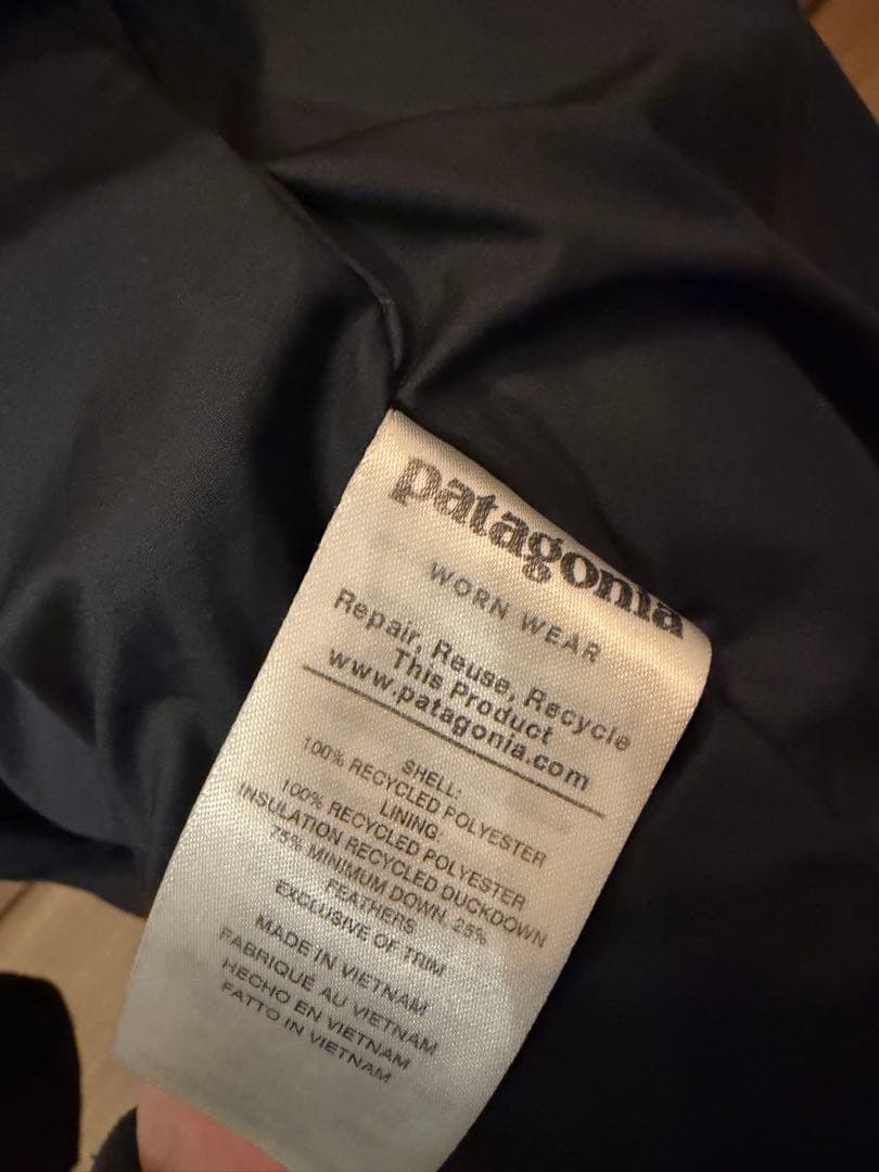 patagonia ブラック ダウンジャケット フード付き