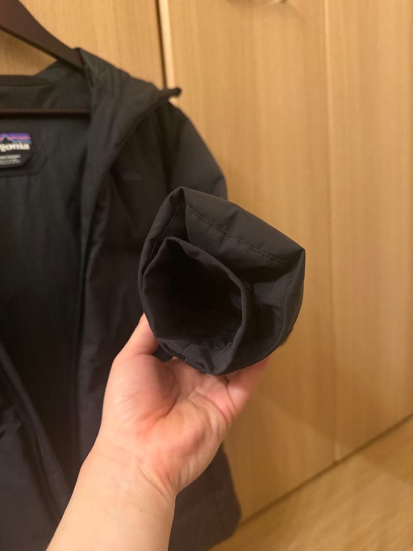 patagonia ブラック ダウンジャケット フード付き