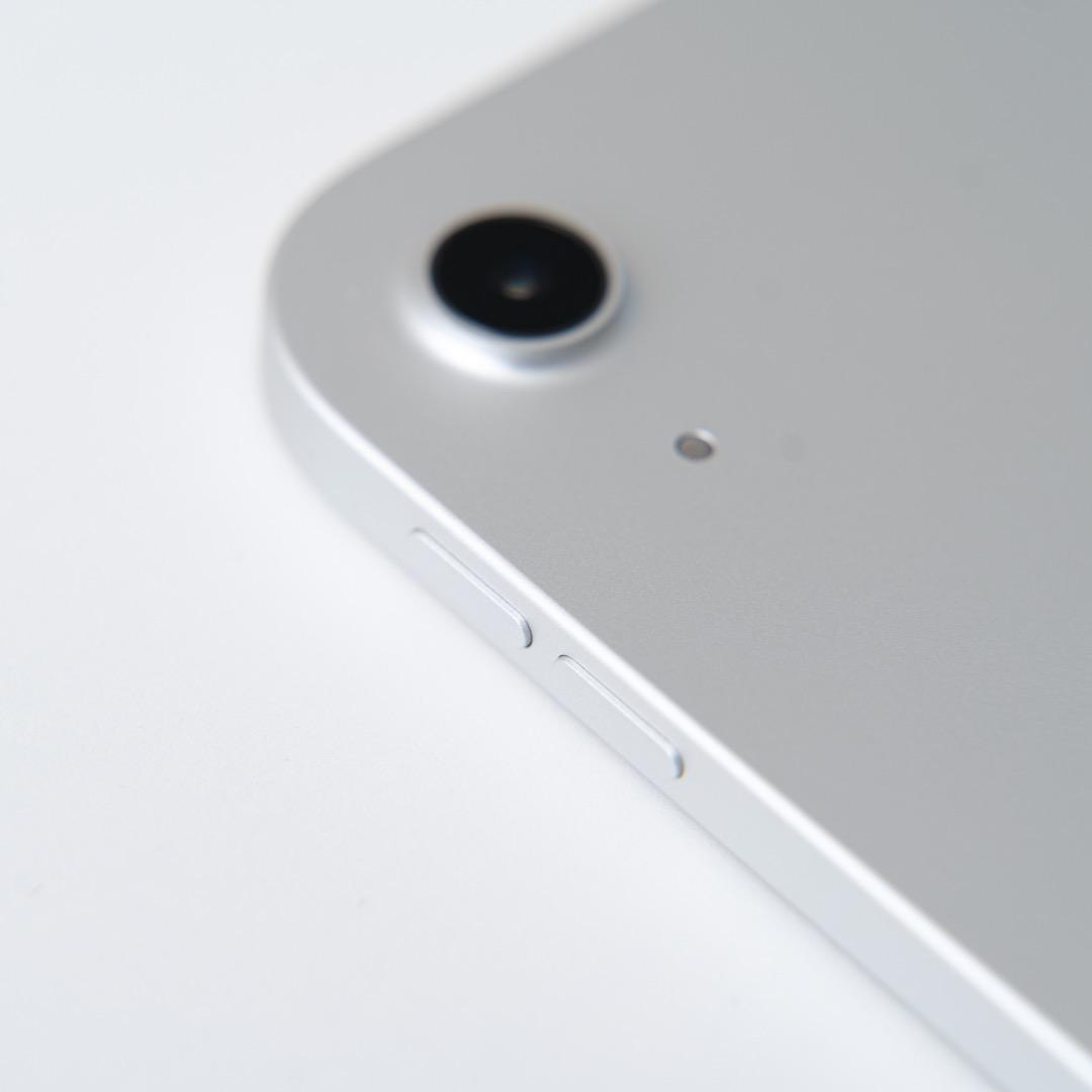 【美品】iPad（第11世代 A16）Wi-Fiモデル 128GB シルバー