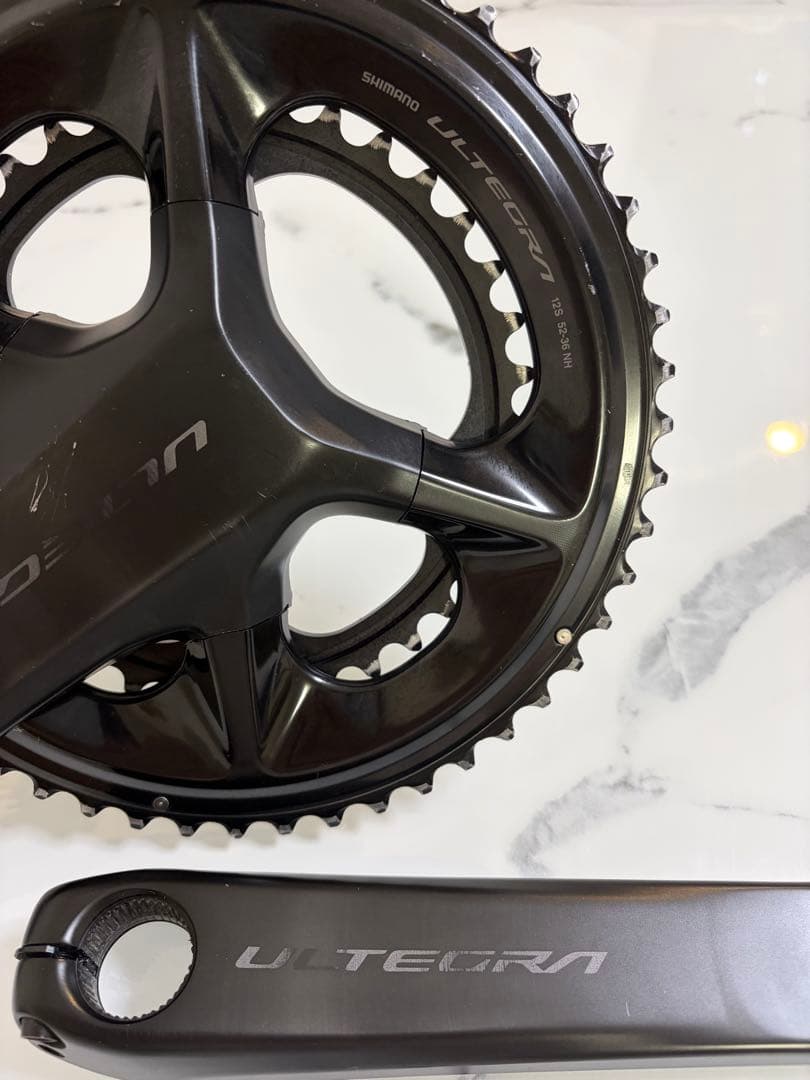 SHIMANO ULTEGRA R8100クランクセット ブラック