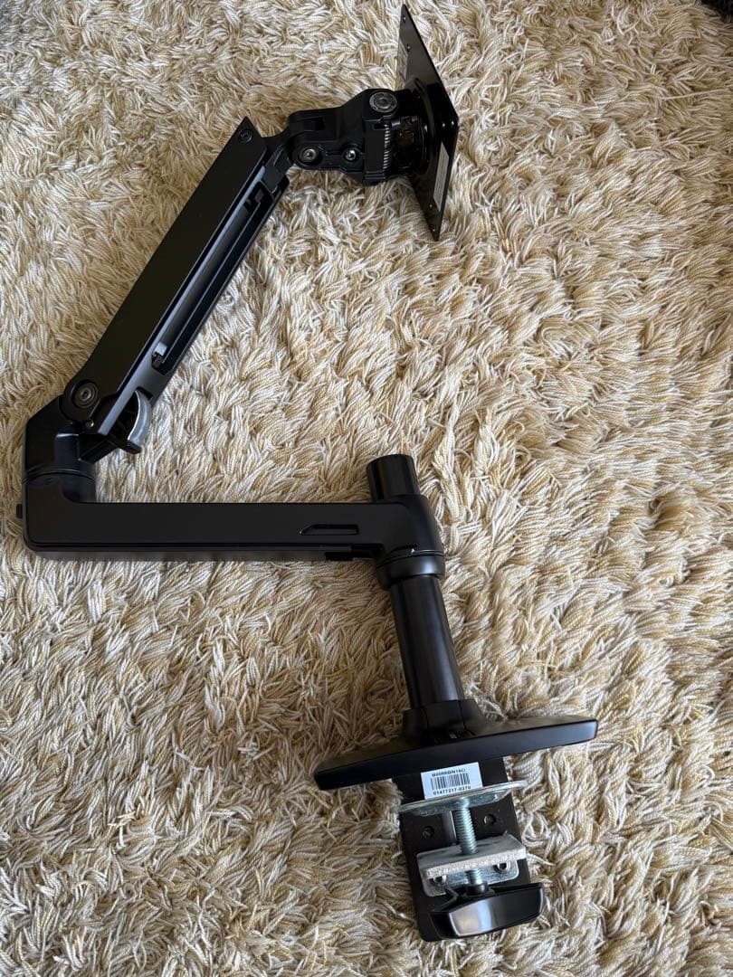 ビ*ル様 Amazon Basics モニターアーム ブラック