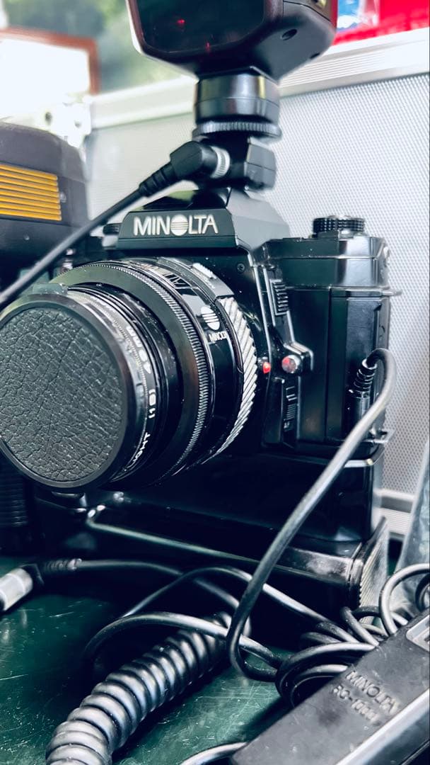 MINOLTA 一眼レフカメラとフラッシュセットアルミ専用箱付き