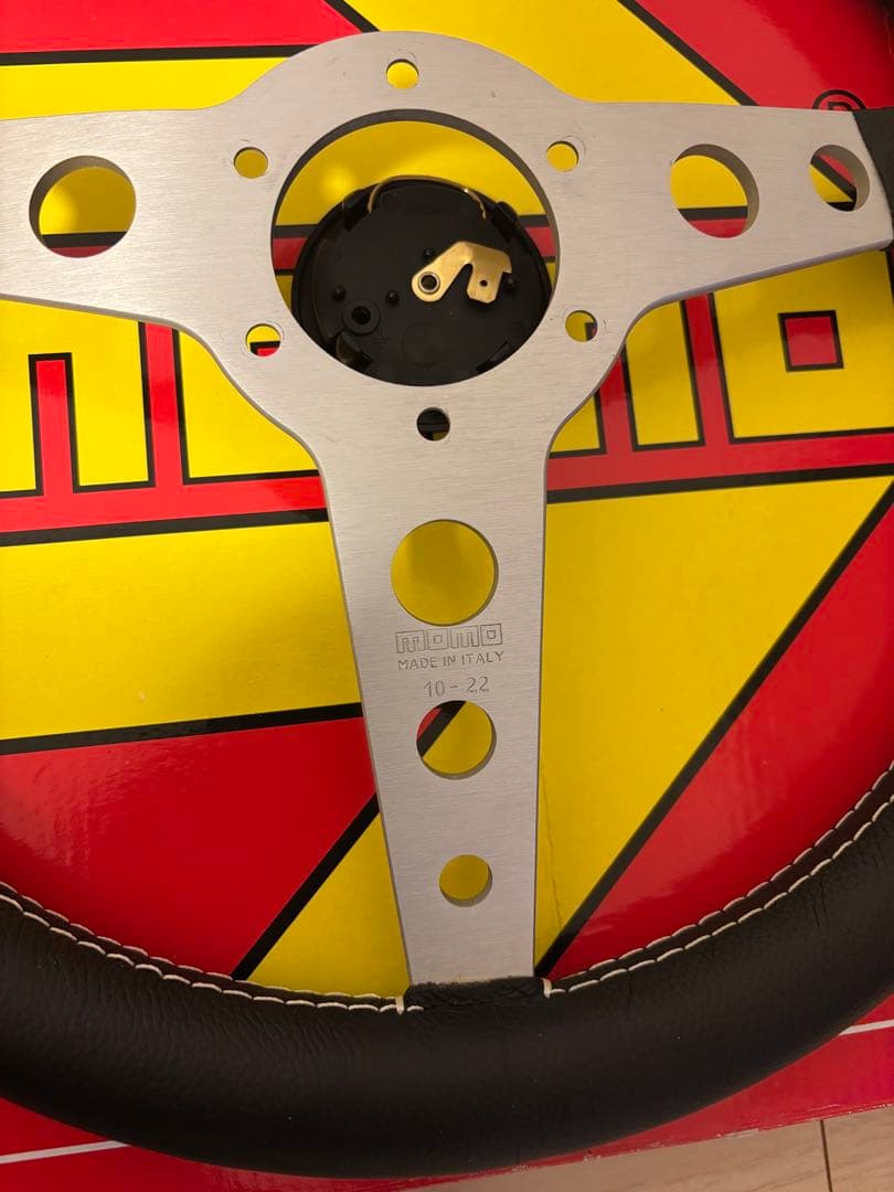 momo ステアリング prototipo 350mm 正規品
