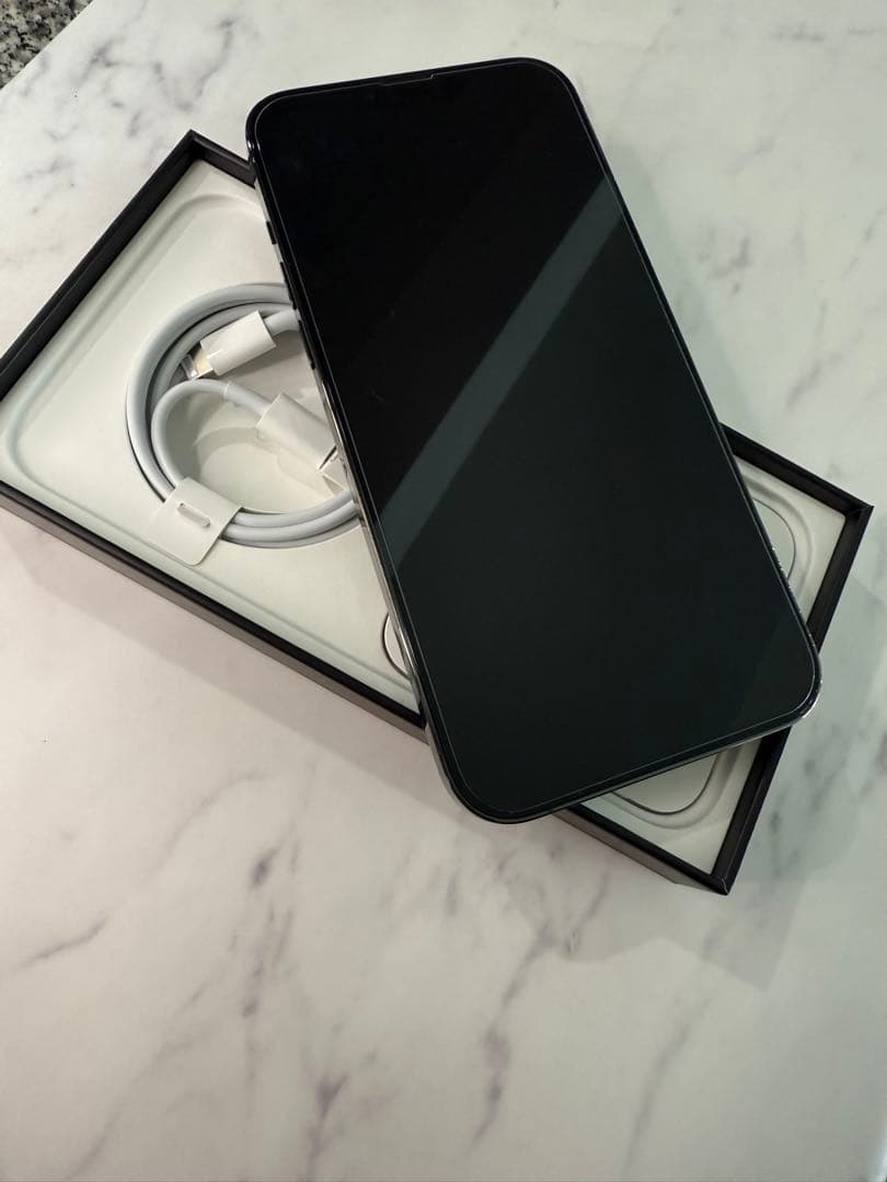 値下げしました‼︎iPhone13ProMax 512GB SIMフリー版ケース付