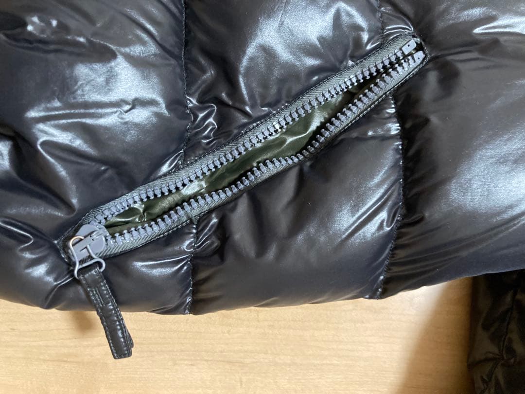 DUVETICA デュベティカ　フード付き ブラックダウンジャケット 44