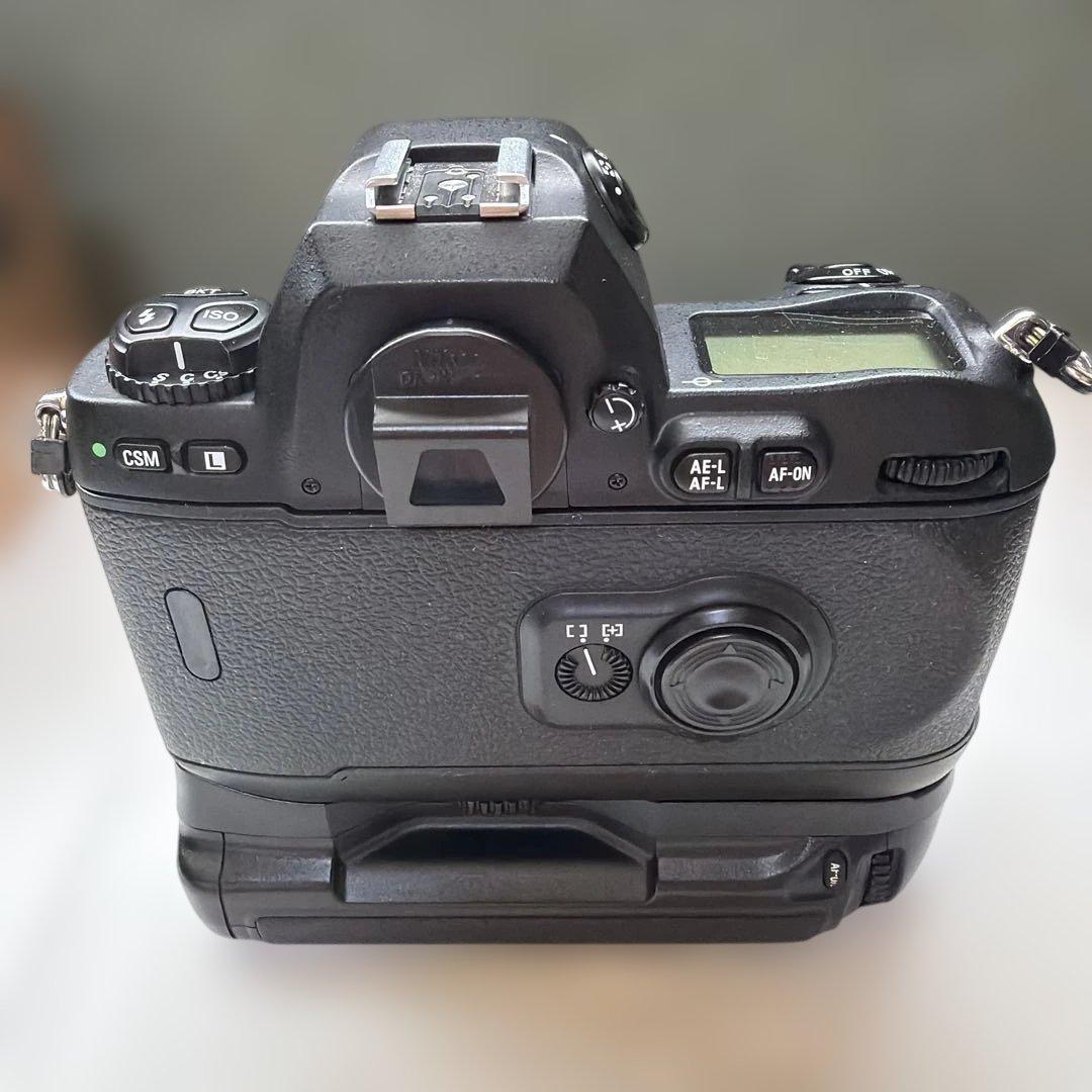 Nikon F100 フィルム一眼レフカメラ