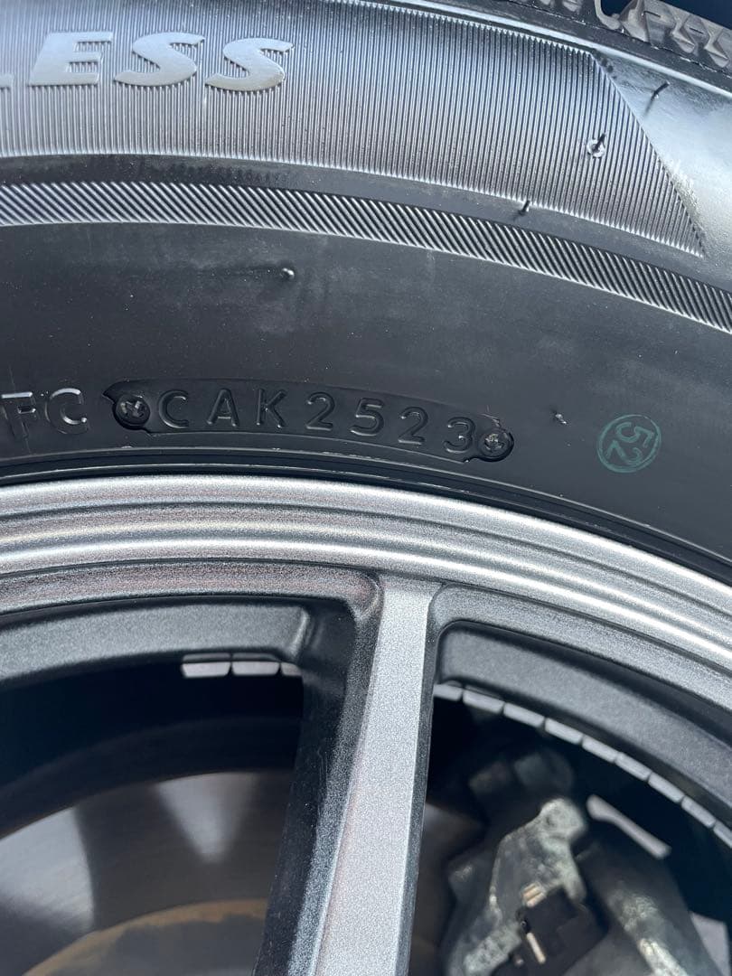 【走行3,000キロ】30系後期アルファード　ブリヂストンスタッドレス17インチ