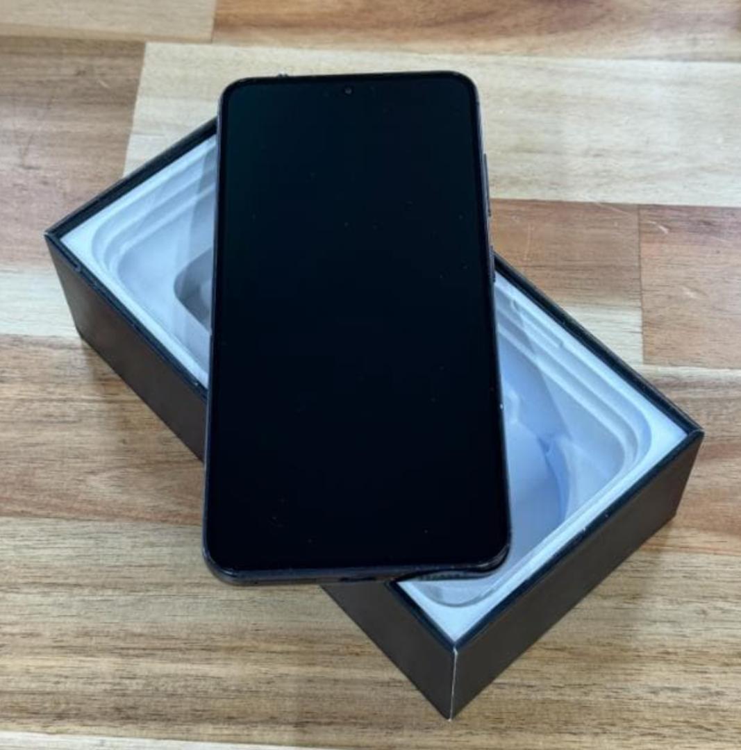 [超美品] ギャラクシー S23 256GB SC-51D バッテリー100％