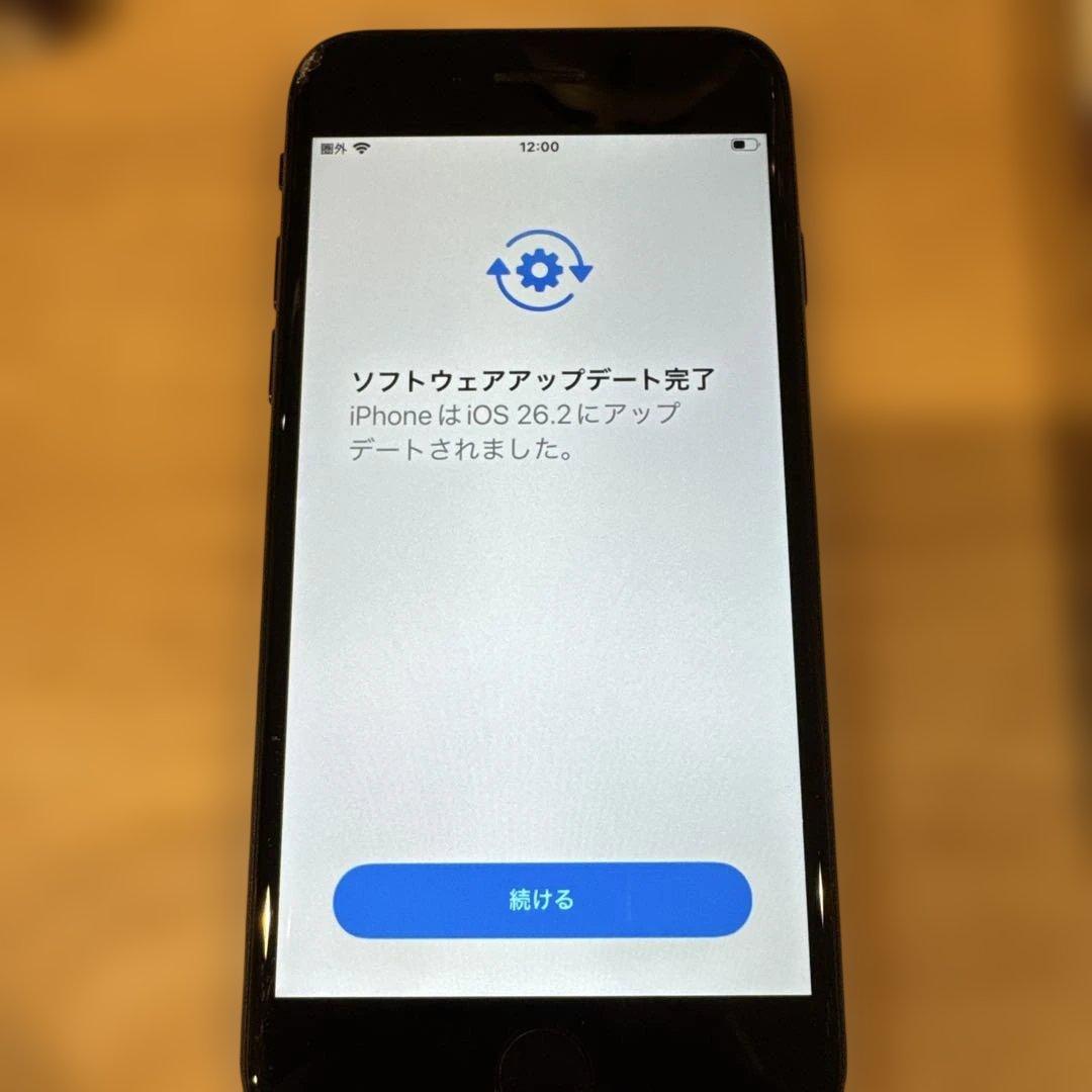iPhone SE 第二世代　iOS 26.2 128GB