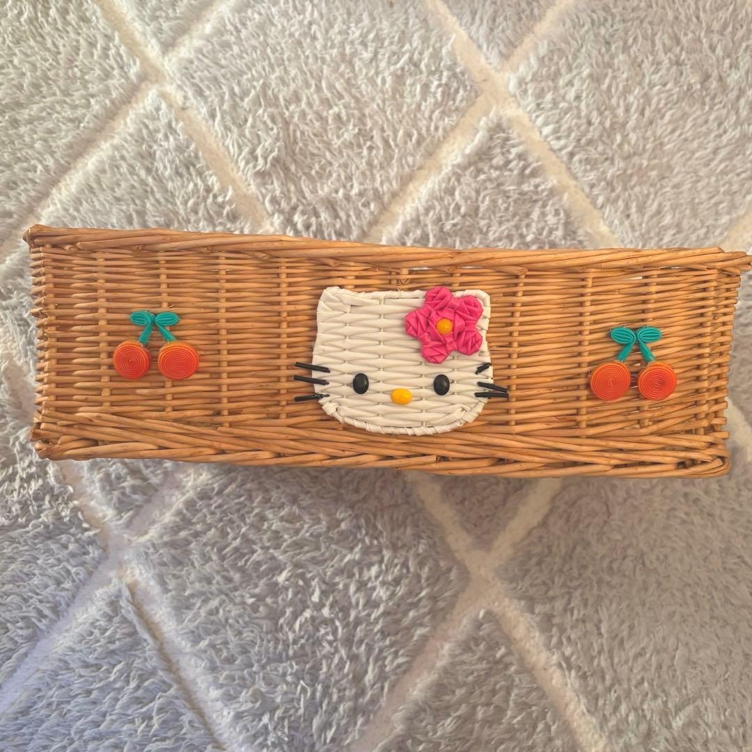 【希少】ハローキティ　　籐カゴ　レトロ