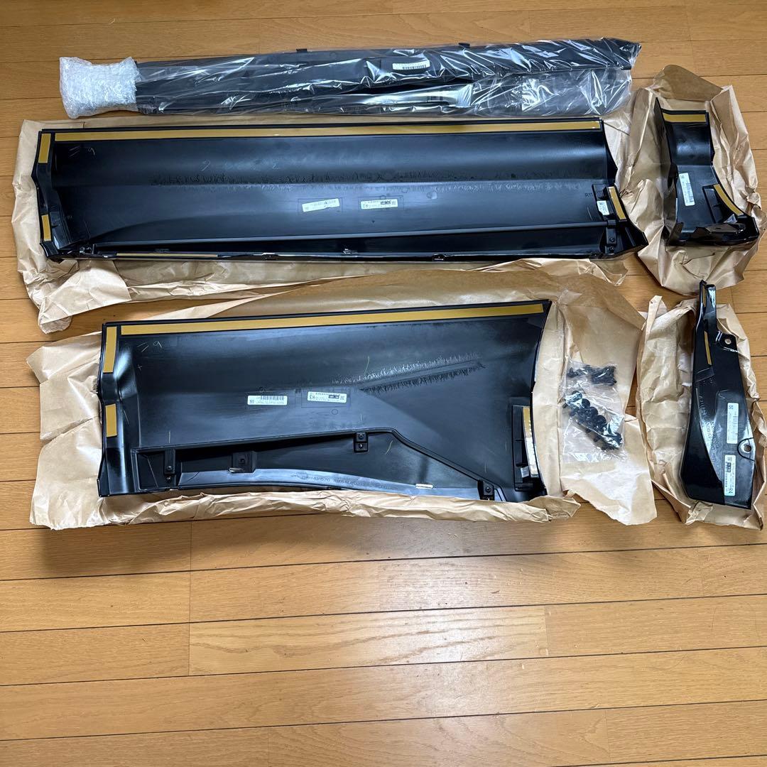 80系　ハリアー　モデリスタ　サイドスカート　右側一式　未使用品