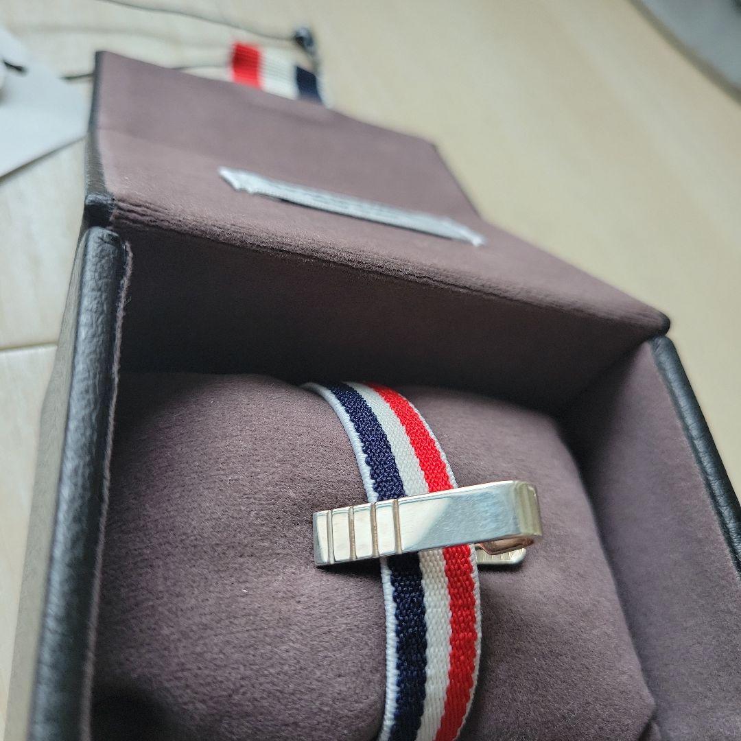 新品トムブラウン THOM BROWNE 4BAR ショート タイバー タイピン