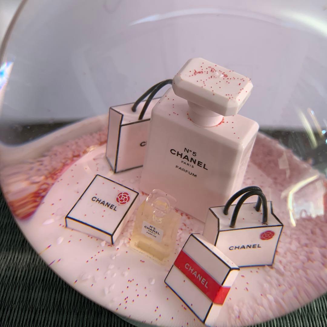 CHANEL スノードーム