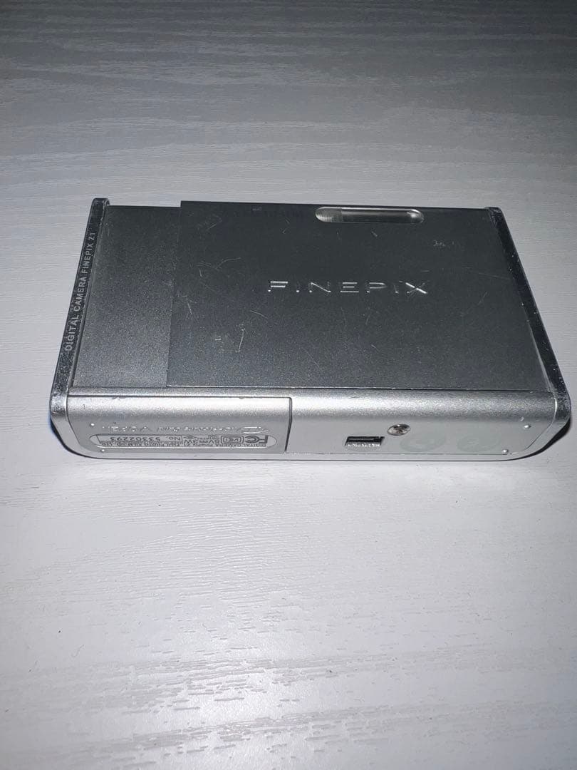 Fujifilm FinePix デジタルカメラ 動作確認済み　変換機　充電器付