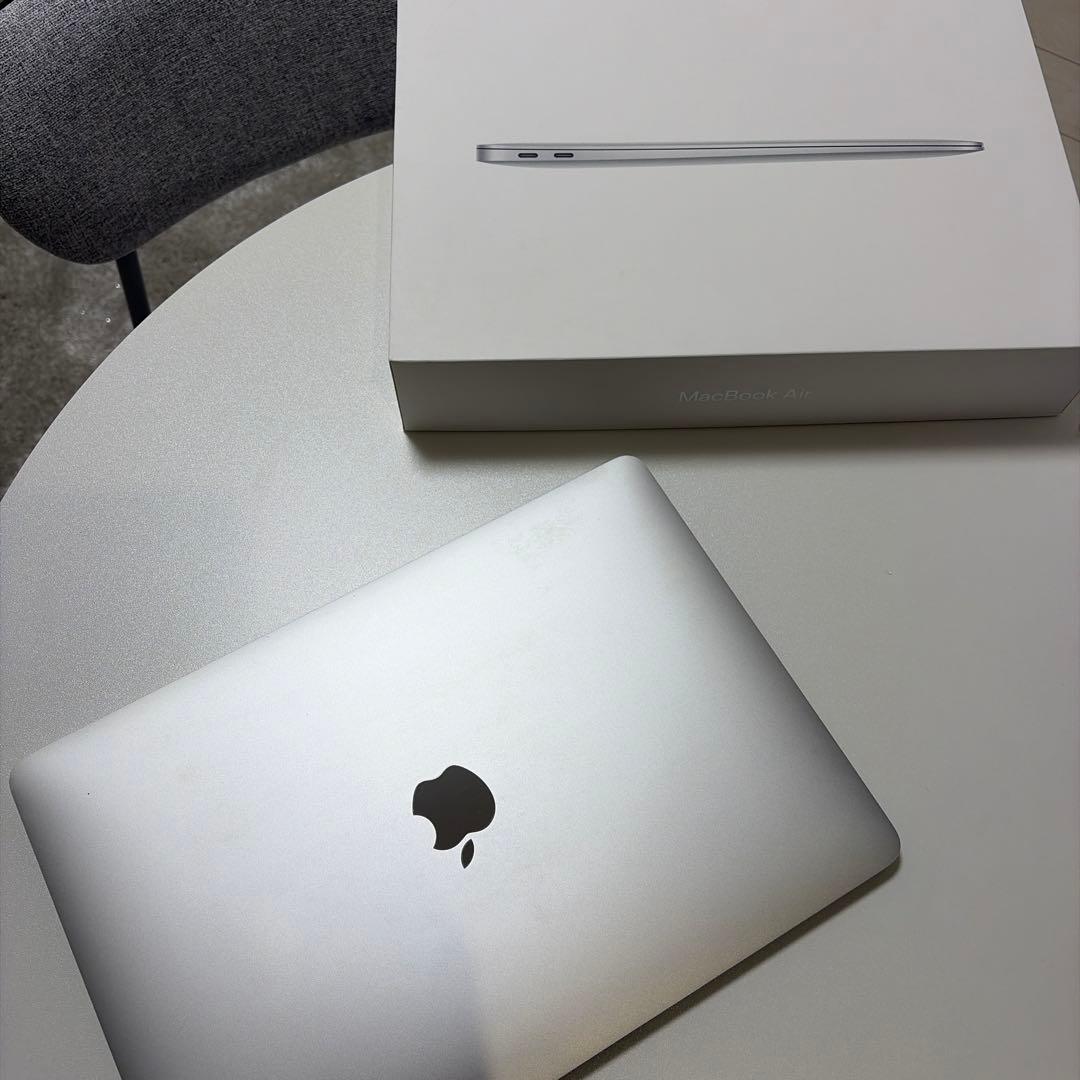 MacBook Air 1.6 GHz デュアルコアIntel Core i5