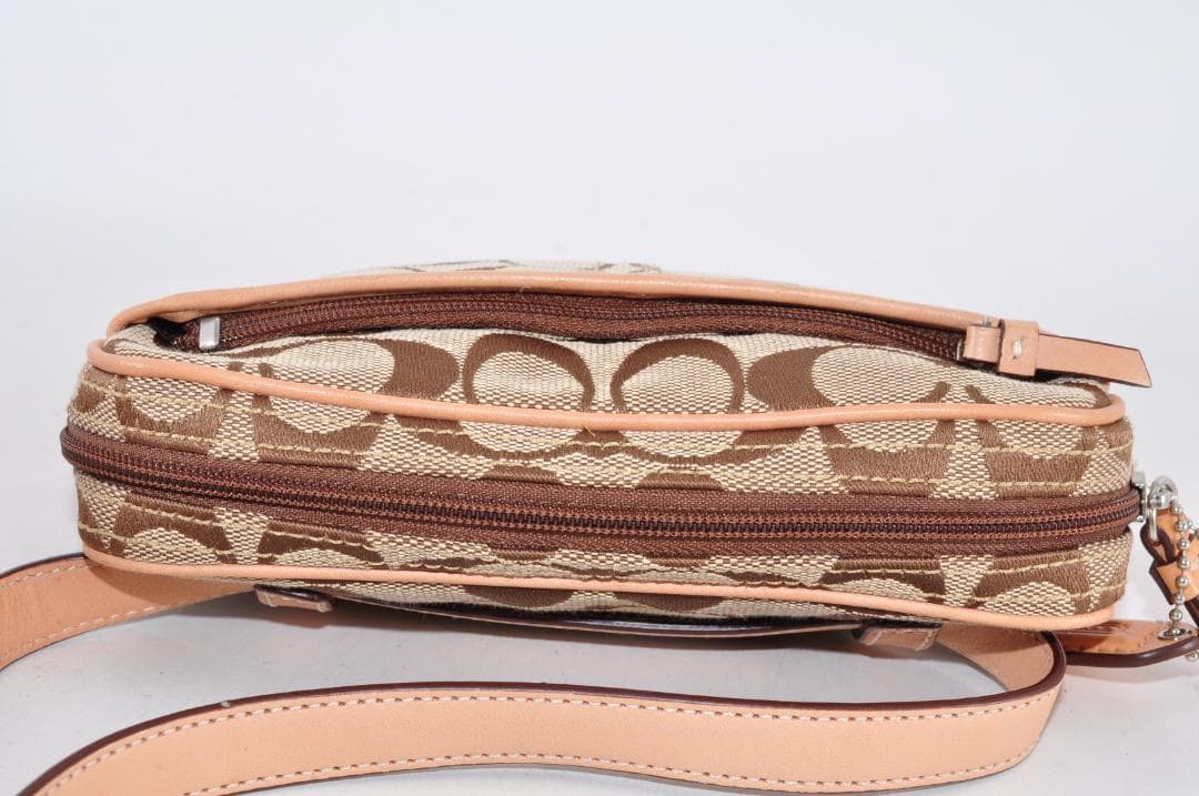 未使用 COACH コーチ シグネチャー ボディバッグ 箱、保存袋付き